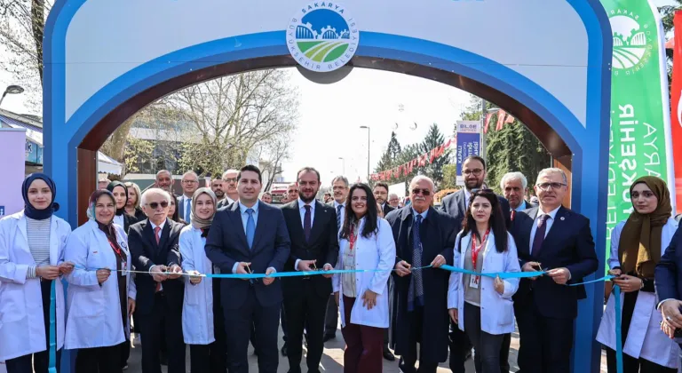 Sakarya’nın merkezine Sağlık Sokağı açıldı