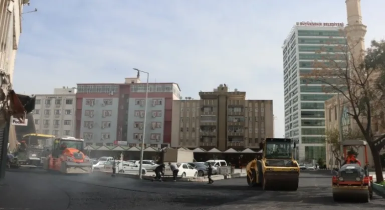 Şanlıurfa'da asfalt çalışmaları tam gaz
