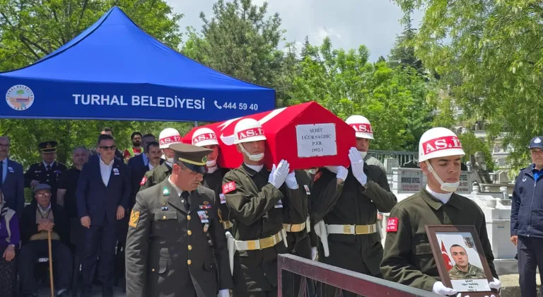 Şehit askerin cenazesi, ailesinin isteği üzerine 14 yıl sonra İstanbul'a nakledildi