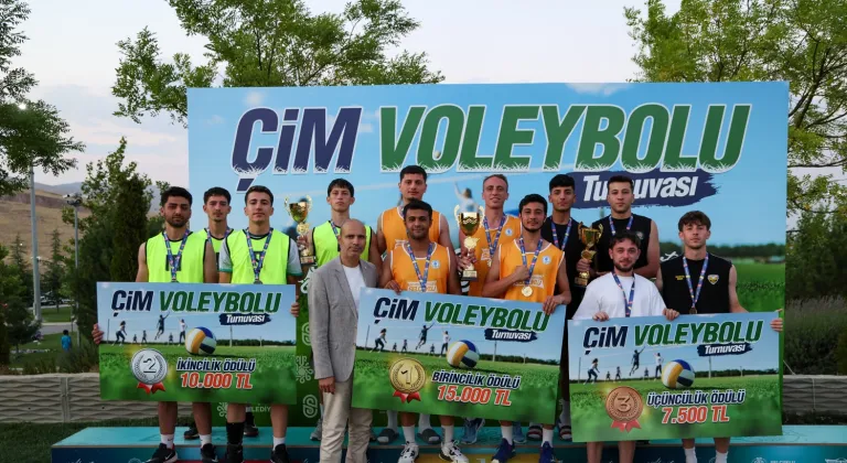 Selçuklu’da Çim Voleybol Turnuvası Finalle Tamamlandı
