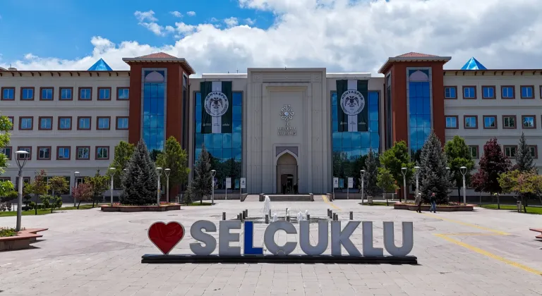 Selçuklu’nun sembol mekanları yeşil beyazla donatıldı