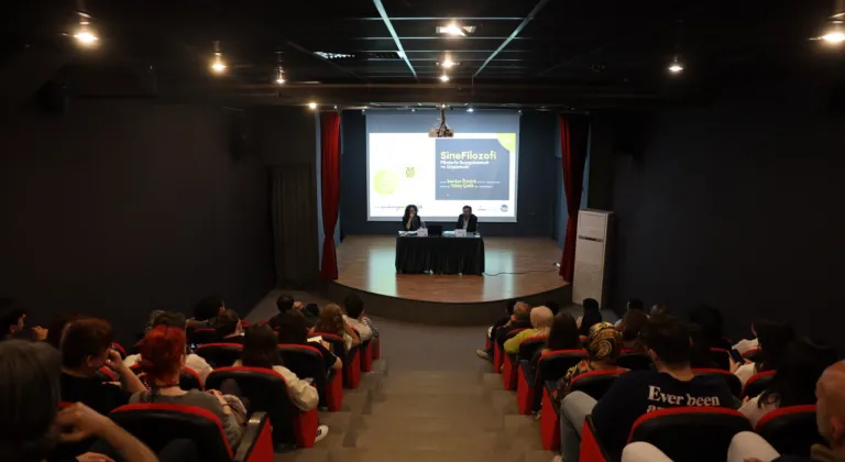 Sinemaseverler “SineFilozofi” söyleşisinde buluştu