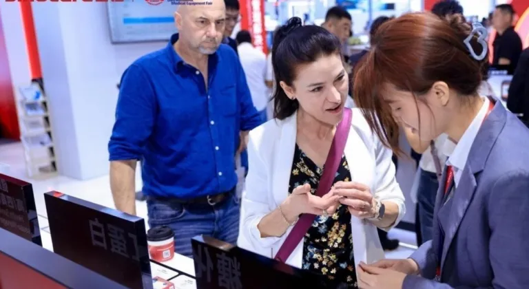 Sinocare 93. CMEF'te dijital inovasyonu sergileyerek küresel kronik hastalık yönetimini ilerletiyor