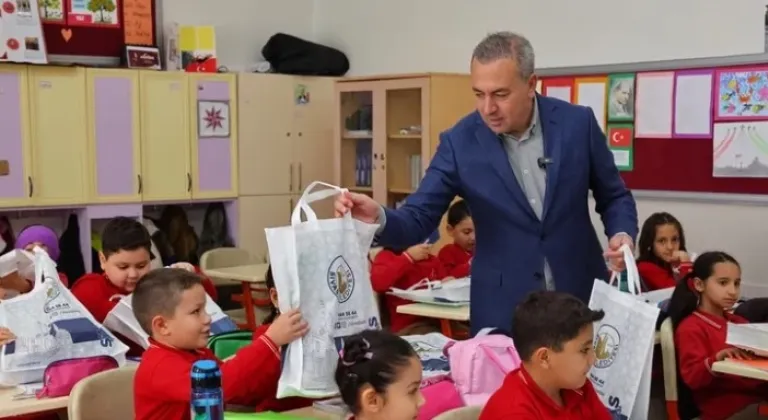 Sivas Belediyesi’nden Öğrencilere Kırtasiye Desteği









