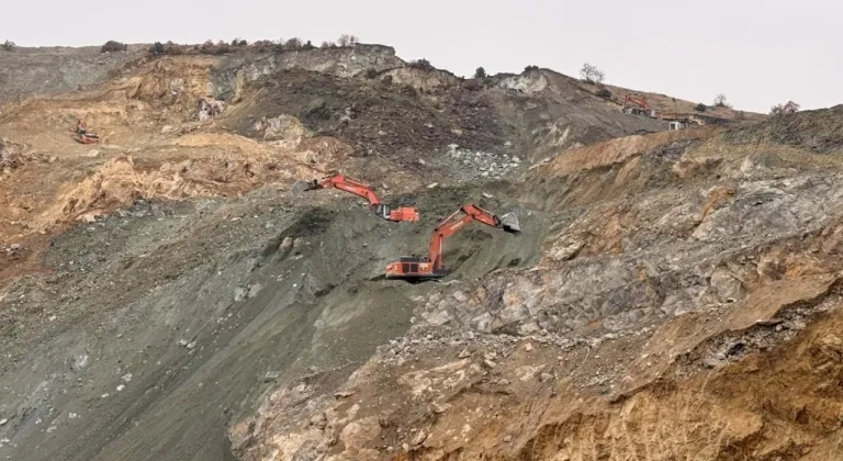 Sivas’ta göçük altında kalan şantiye müdürünü arama çalışmaları sürüyor