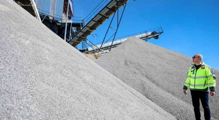 Sivas’ta Tecer Taş Kırma Tesisi yeni sezona başladı