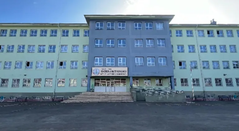 Siverek’te lisede silahlı saldırı:16 yaralı