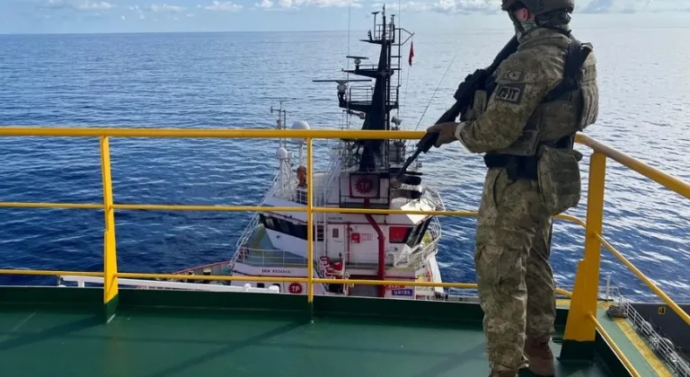 Somali açıklarında Türk Deniz Gücü’nden sondaj gemilerine güvenlik desteği