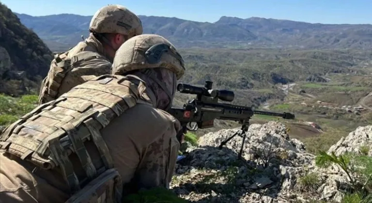 Son bir haftada 4 PKK’lı terörist teslim oldu, hudutlarda 298 kişi yakalandı
