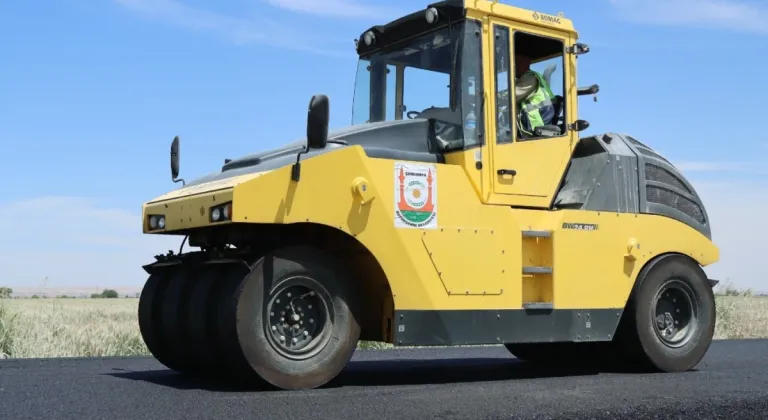 Tarihi Harran’ın Eski Yolu Sıcak Asfaltla Yenileniyor