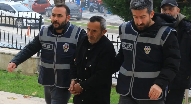 Tartıştığı arkadaşını evinin önünde vurdu (3)