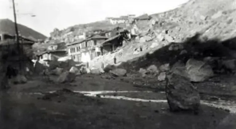 Taşova'daki 4.6'lik deprem akıllara 1943 Ladik depremini getirdi