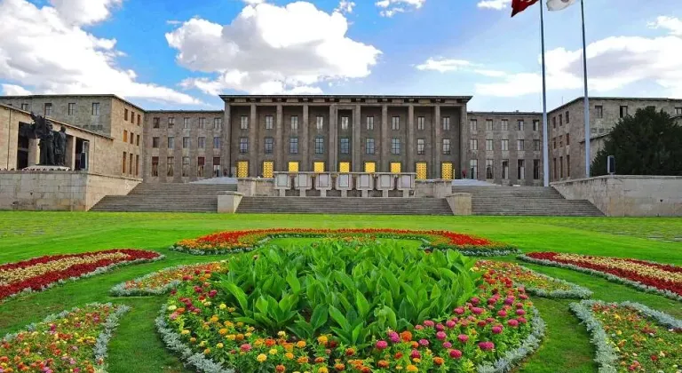 TBMM 51 Günlük Aranın Ardından Yeniden Toplanıyor