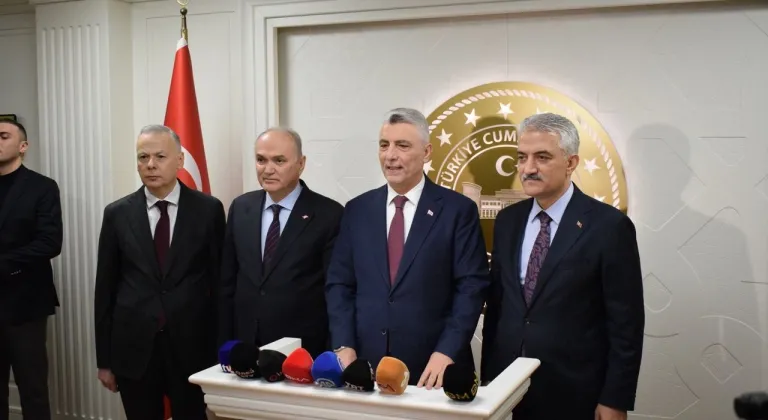 Ticaret Bakanı Bolat, Düzce’de ilk müjdeyi esnaflar için verdi