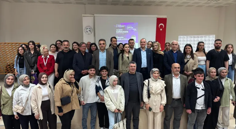 TOGÜ Erbaa kampüsünde 'Bağımlılık, Gençlik ve Gelecek' söyleşisi