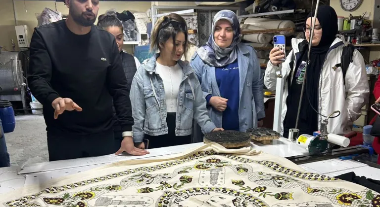 TOGÜ’lü Grafik Tasarım öğrencileri baskı tekniklerini sahada öğrendi