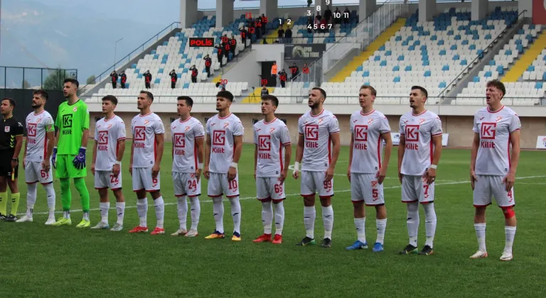 Tokat Belediyespor maçında taraftardan çok polis