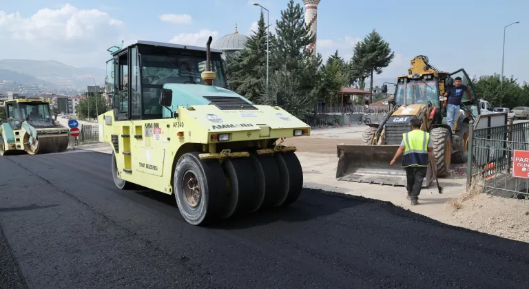 Tokat’ın Fidanlık Caddesi’ndeki asfalt çalışmalarında sona gelindi