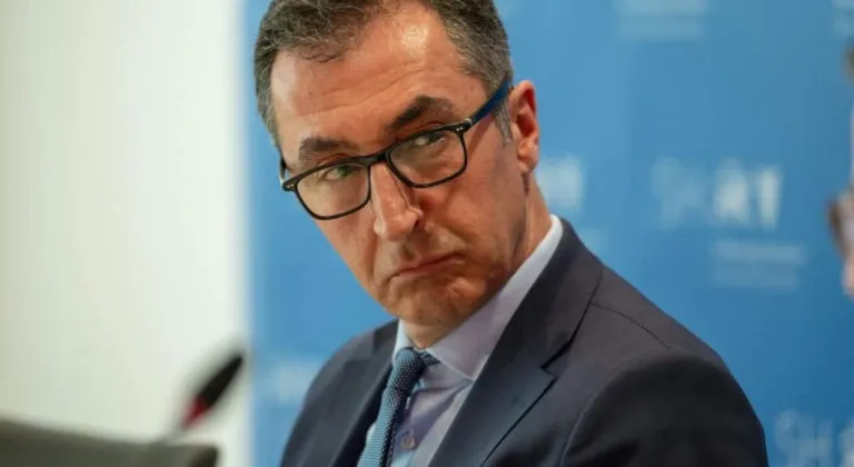 Tokatlı Cem Özdemir Almanya’da Seçimi Kazandı!