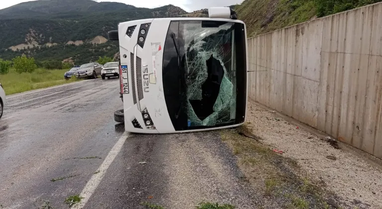 Tokat’ta midibüs ile itfaiye aracı çarpıştı: 4 yaralı