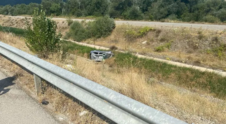 Tokat'ta otomobil devrildi: 2 yaralı 