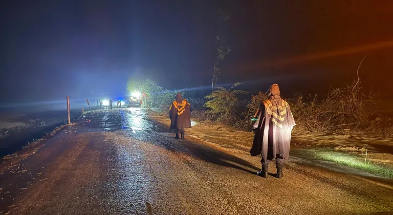 Tokat’ta sağanak ulaşımı aksattı