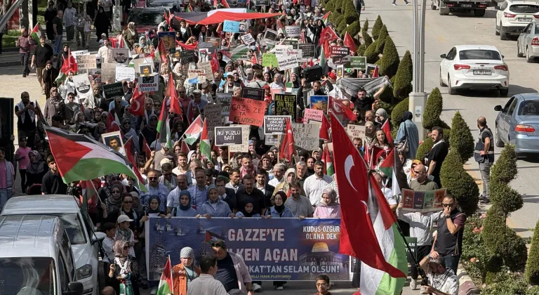 Tokat’ta Sumud Filosu’na destek yürüyüşü