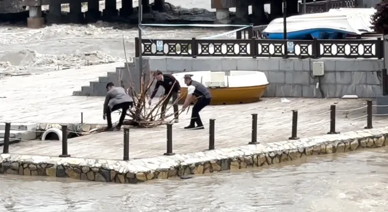 Tokat'ta tarım arazilerinin sular altında kaldığı anlar dronla görüntülendi (2)