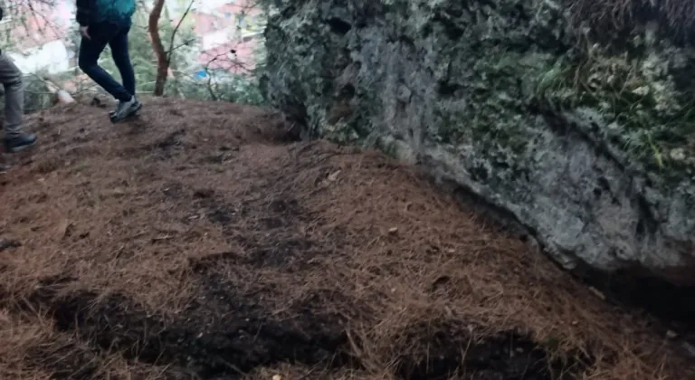 Tokat'ta toprak kayması ve kaya düşmesi nedeniyle 15 daire tahliye edildi