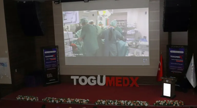 Tokat’ta Ulusal Tıp Öğrenci Kongresi’nde canlı ameliyat yayını gerçekleştirildi