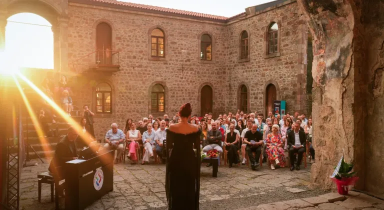 Trabzon Kızlar Manastırı’nda Opera Aryaları büyüledi
