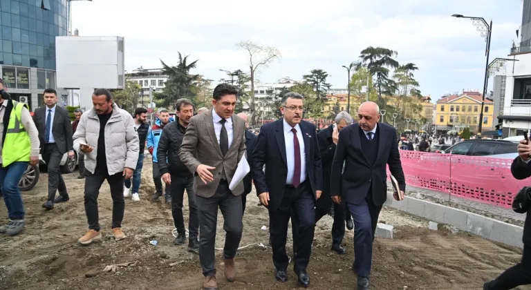 Trabzon'da Başkan Genç, Meydan’daki dönüşümü yerinde inceledi