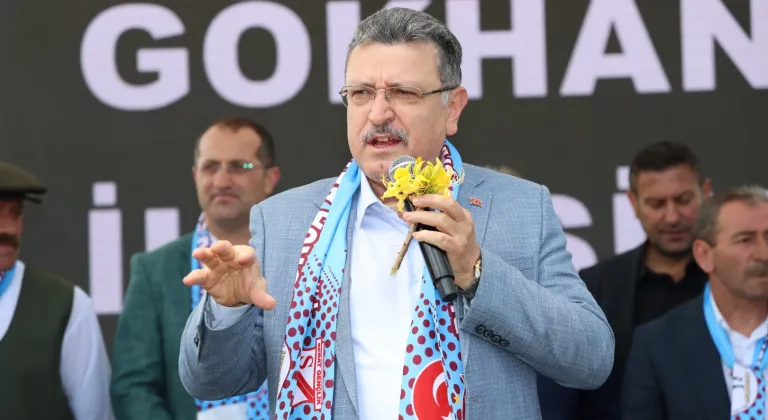 Trabzon'da Başkan Genç’ten şenlikte yol müjdesi