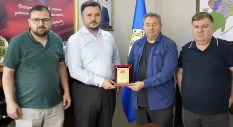 Trabzonspor Taraftarlar Derneği'nden Gürsoy’a Teşekkür Ziyareti







