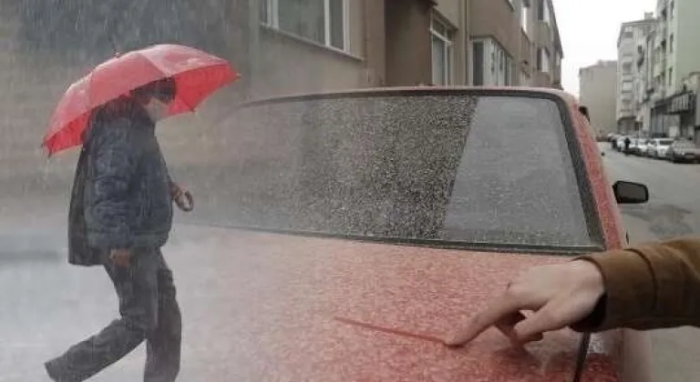 Türkiye’de kuvvetli yağış, rüzgar ve toz taşınımı uyarısı