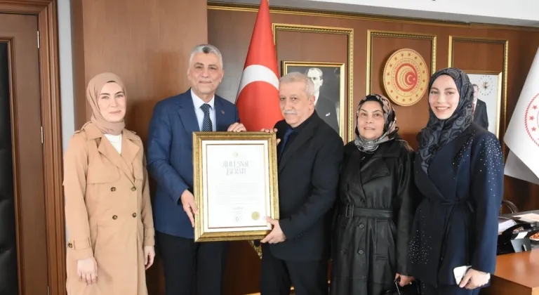 Ücret almayan esnafa Bakan Bolat'tan “Ahi Esnaf Beratı”