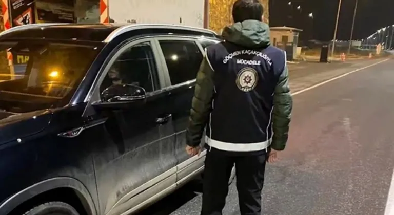 Ülke genelindeki denetimlerde 55 göçmen kaçakçısı ile 972 düzensiz göçmen yakalandı