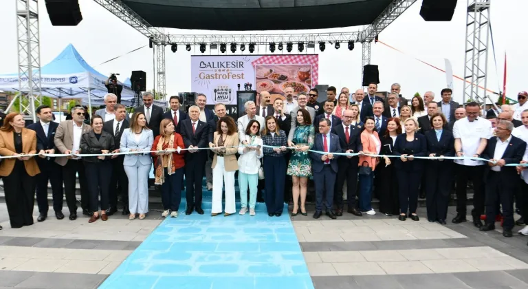 Uluslararası Balıkesir GastroFest'e miting gibi açılış
