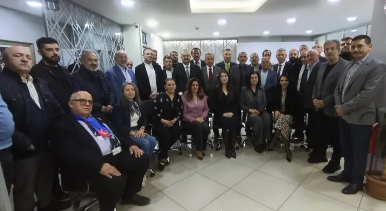 Uluslararası Esnaf Birliği'nde kurucu genel başkan güven tazeledi