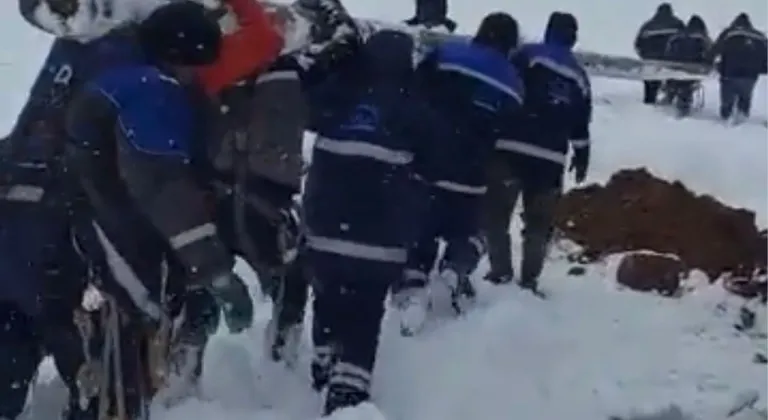 Vali Aygöl: Tunceli’de Karla Mücadelede Kahramanlık destanı