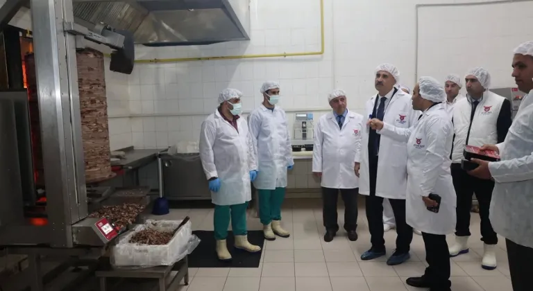 Vali Bozkurt'tan Ağrı Döneri ve Yeni Et Satış Mağazasına yakın mercek