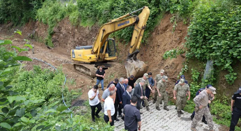 Vali Ergün Sarp’ta İncelemelerde Bulundu
