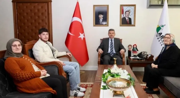 Vali Ergün, Şehit Muhammet Aydemir’in Ailesini Makamında Ağırladı
