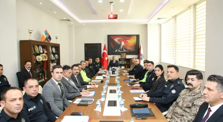 Vali Ziya Polat’tan İl Emniyet Müdürlüğü’ne ziyaret: 2026 hedefleri belirlendi