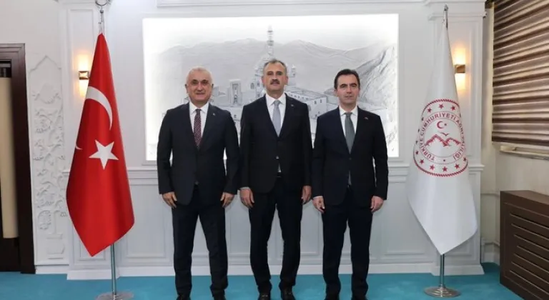 Valilerden Ağrı’ya Ziyaret: Bölgesel İş Birliği Masaya Yatırıldı