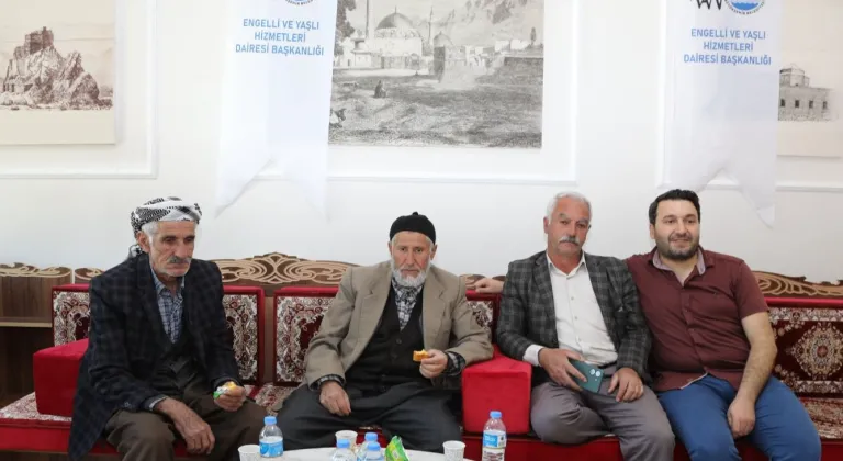 Yaşlıların hatıraları geleceğe taşınıyor