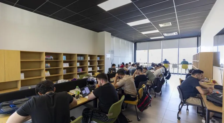 Yaz Tatilinde Okuma Keyfi Büyükşehir Salonlarında Devam Ediyor