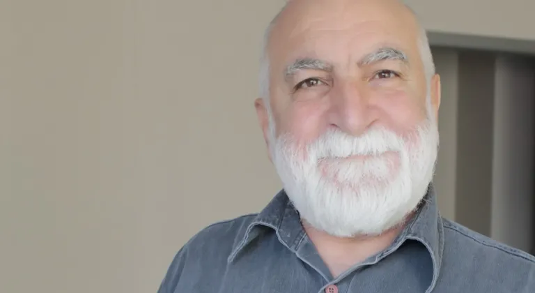 Yazar Mustafa Özke’nin ‘Dışarıdaki Ben’ öyküsü 100 binlere ulaştı
