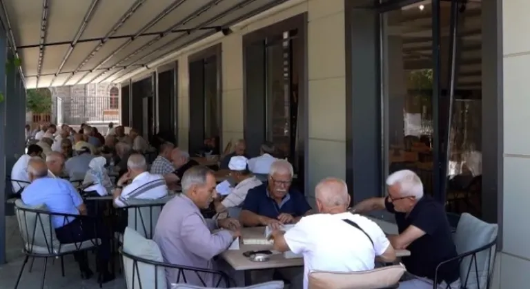 Yeni Hizmete Açılan Emekliler Lokali Kısa Sürede Yoğun İlgi Topladı









