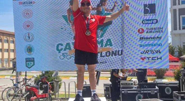 Yusuf Efe Gündüz Türkiye Kupası Duatlon Finalinde Şampiyon Oldu